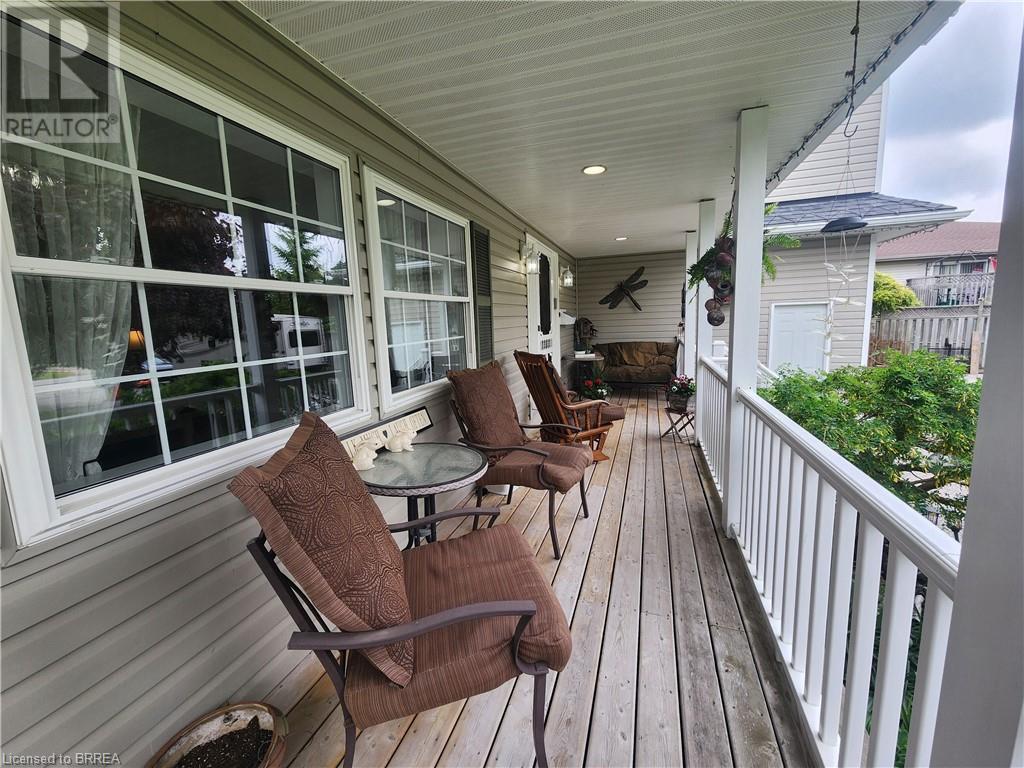 Photo 5 of 50 for 388 Mckellar Street