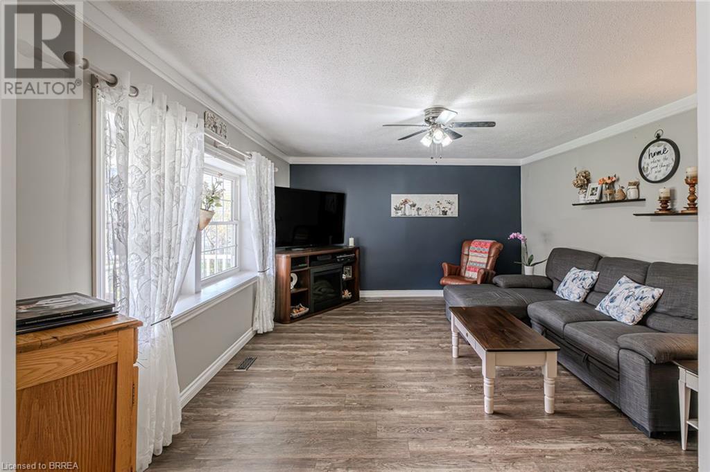 Photo 8 of 50 for 388 Mckellar Street