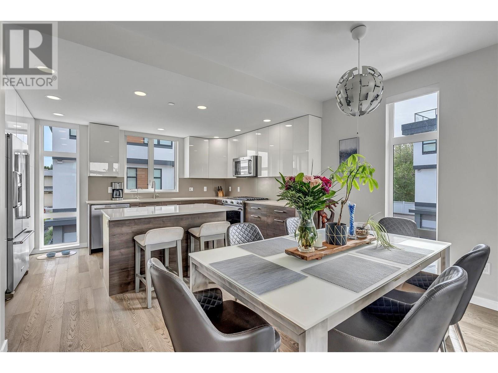 Property at 1515 Highland Drive N Unit# 34 image 2