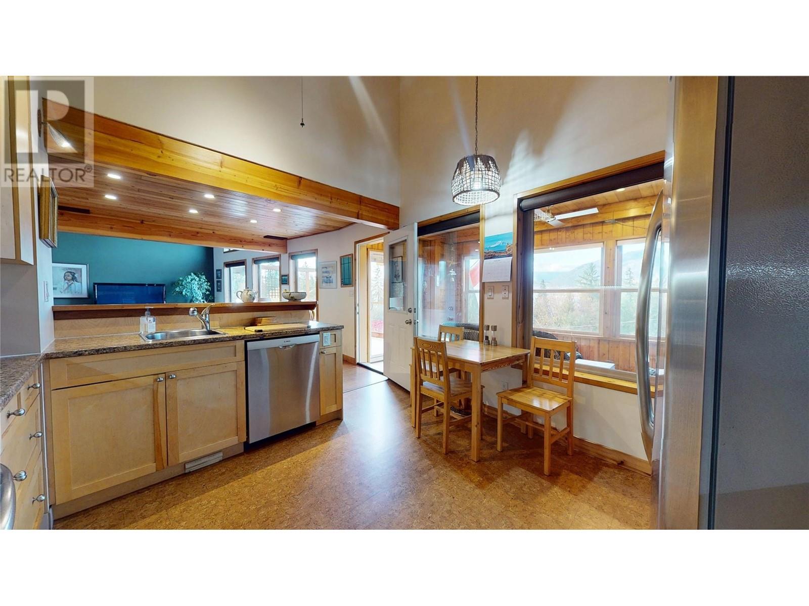 3286 Hurstfield Road, Blind Bay, British Columbia  V0E 1H1 - Photo 11 - 10341105