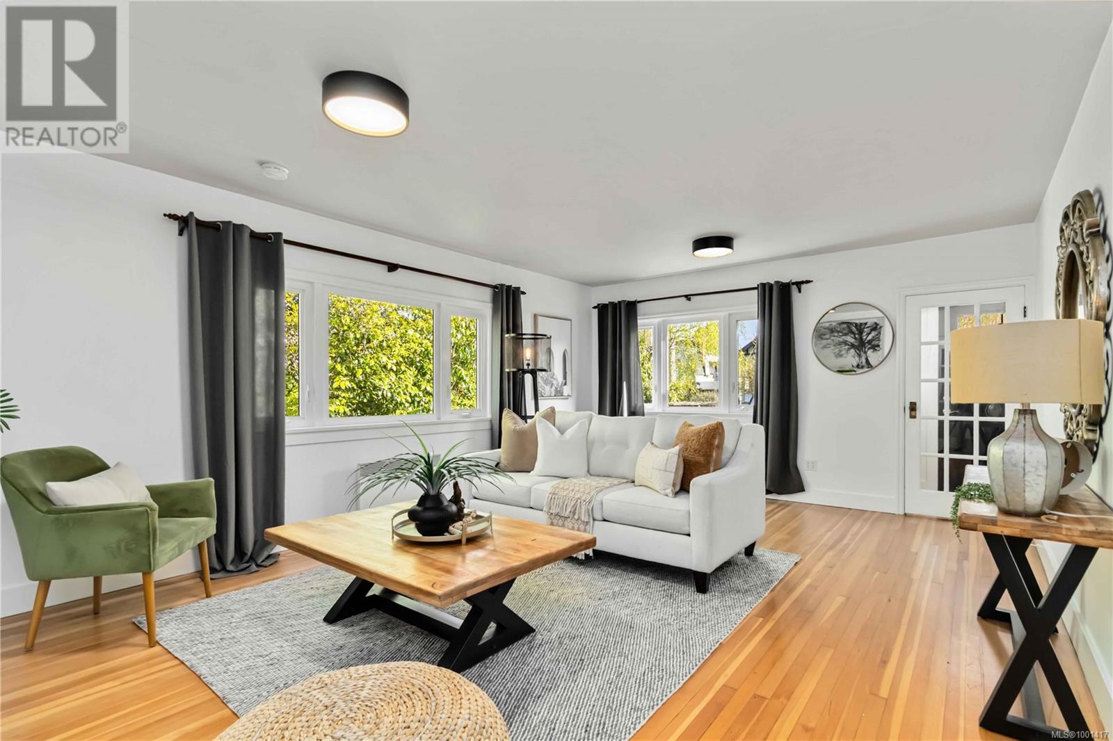 Property at 1064 Deal St image 4