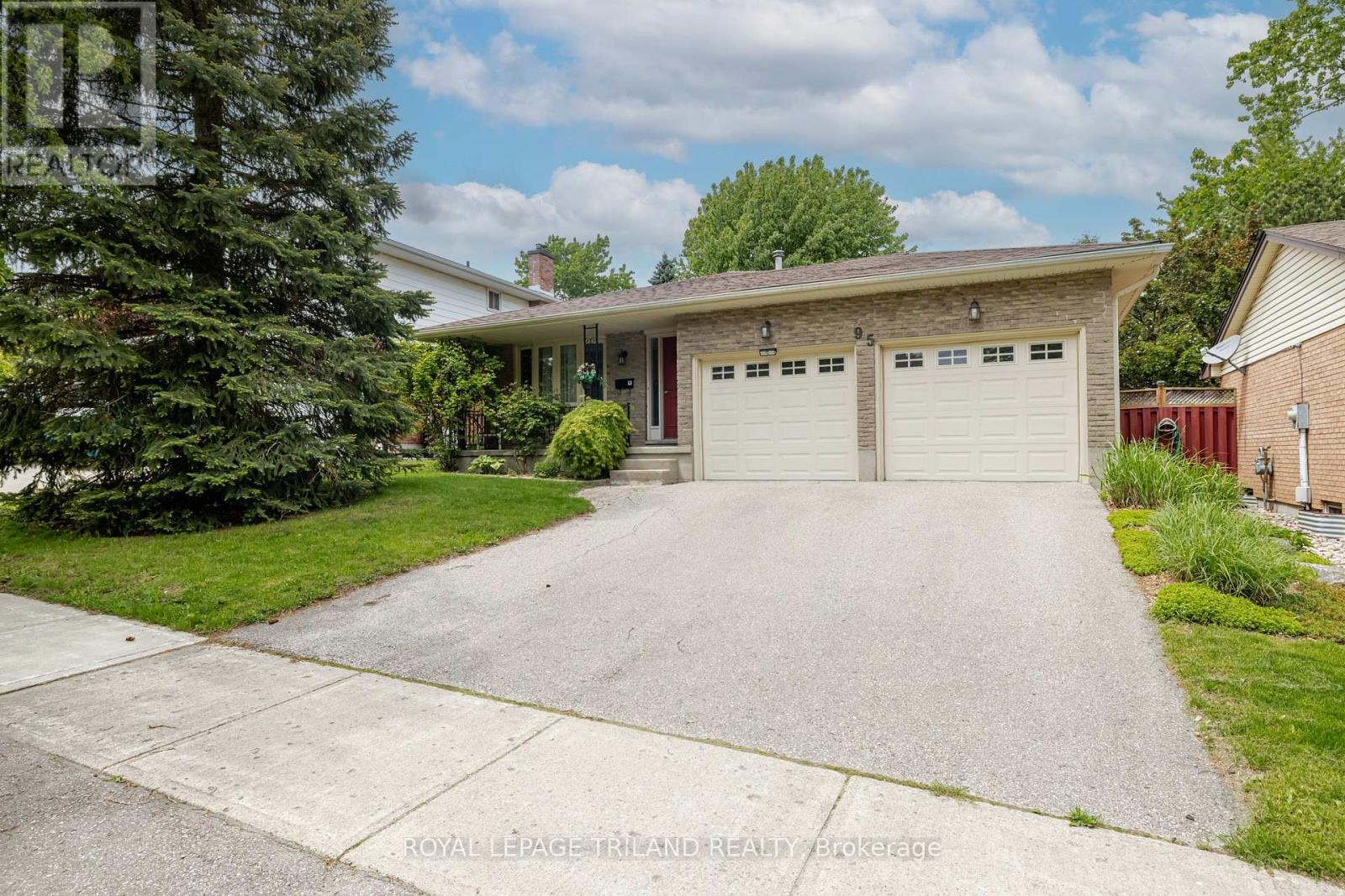 Photo 42 of 46 for 95 Concord Crescent