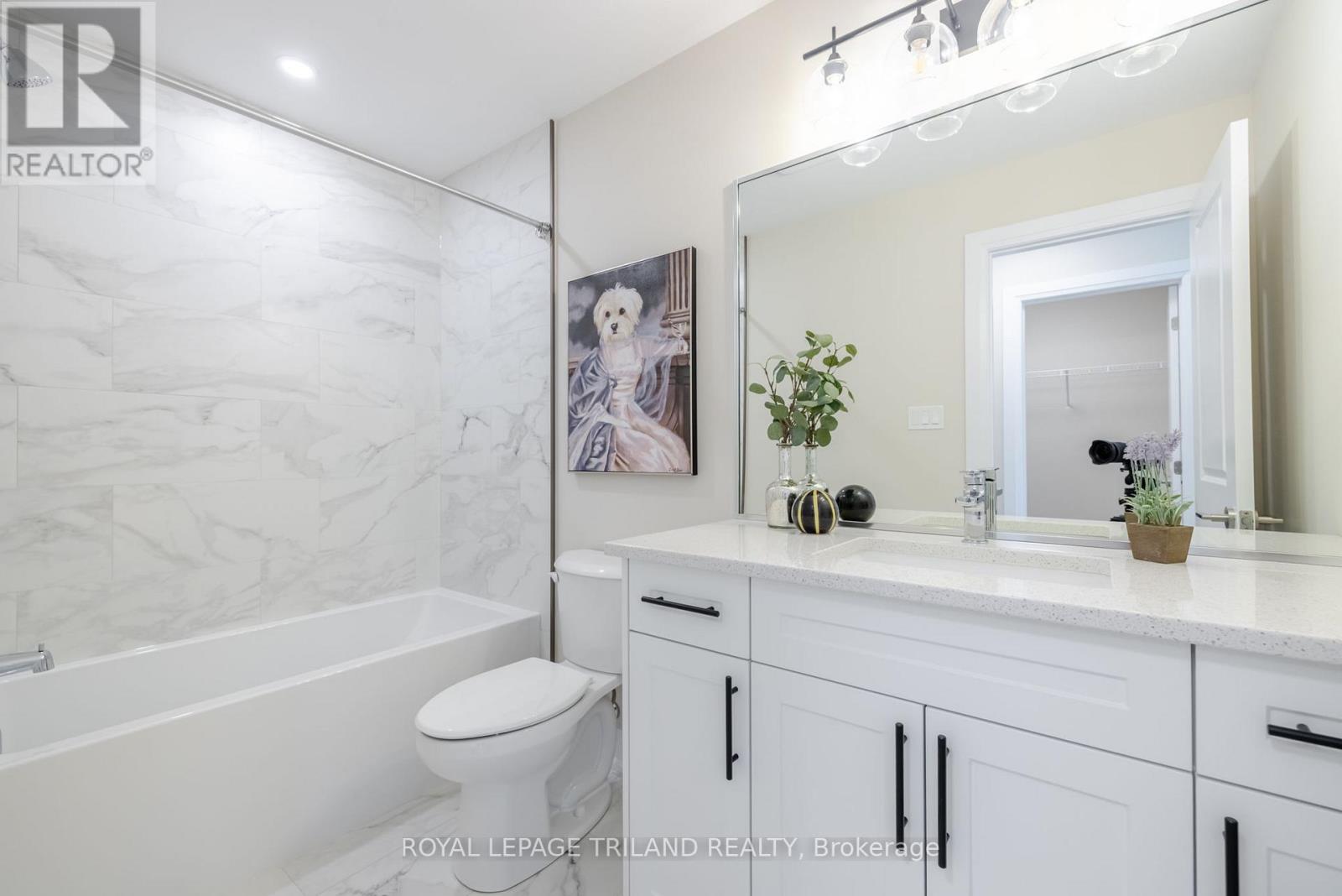 Photo 25 of 40 for 784 Banyan Lane
