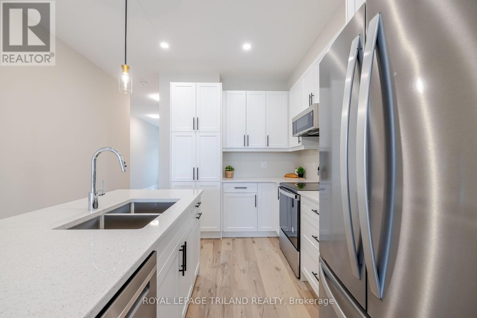Photo 9 of 40 for 784 Banyan Lane
