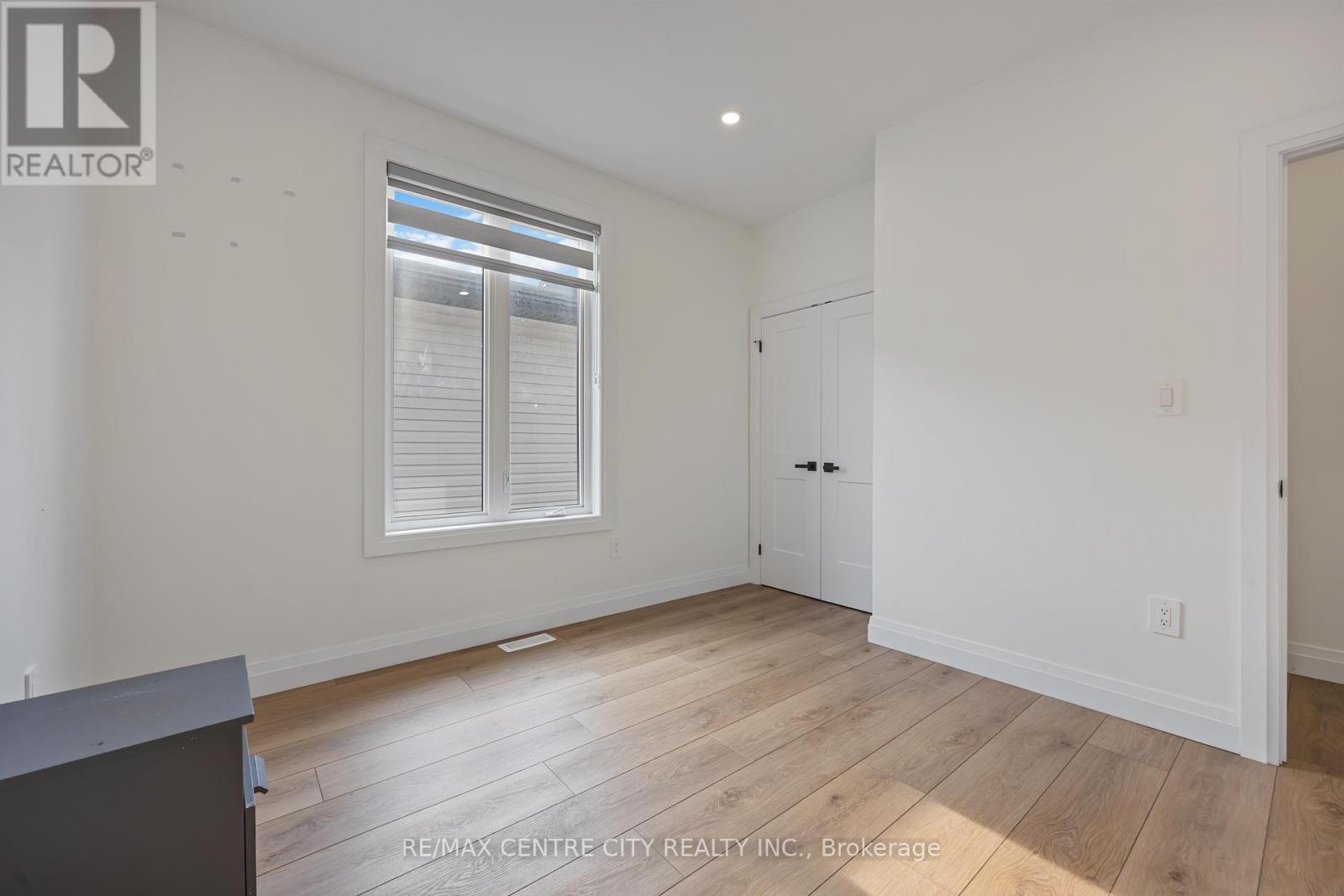 195 Essex Street, Sarnia, Ontario  N7S 0C2 - Photo 12 - X12181882