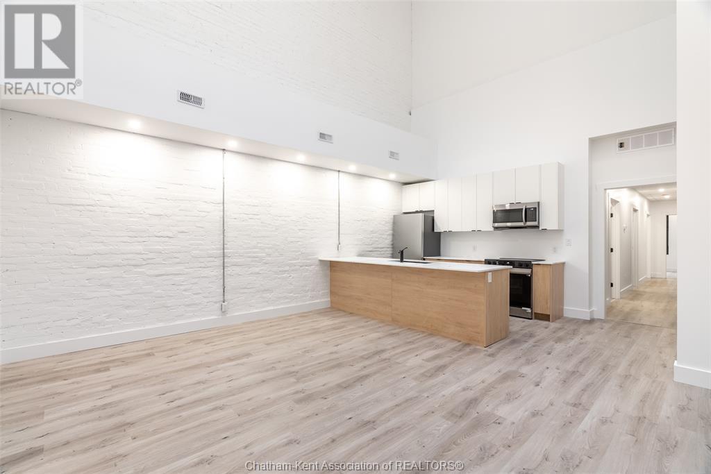 MLS# 25013249: 138 King STREET West Unit# 205, Chatham, Canada