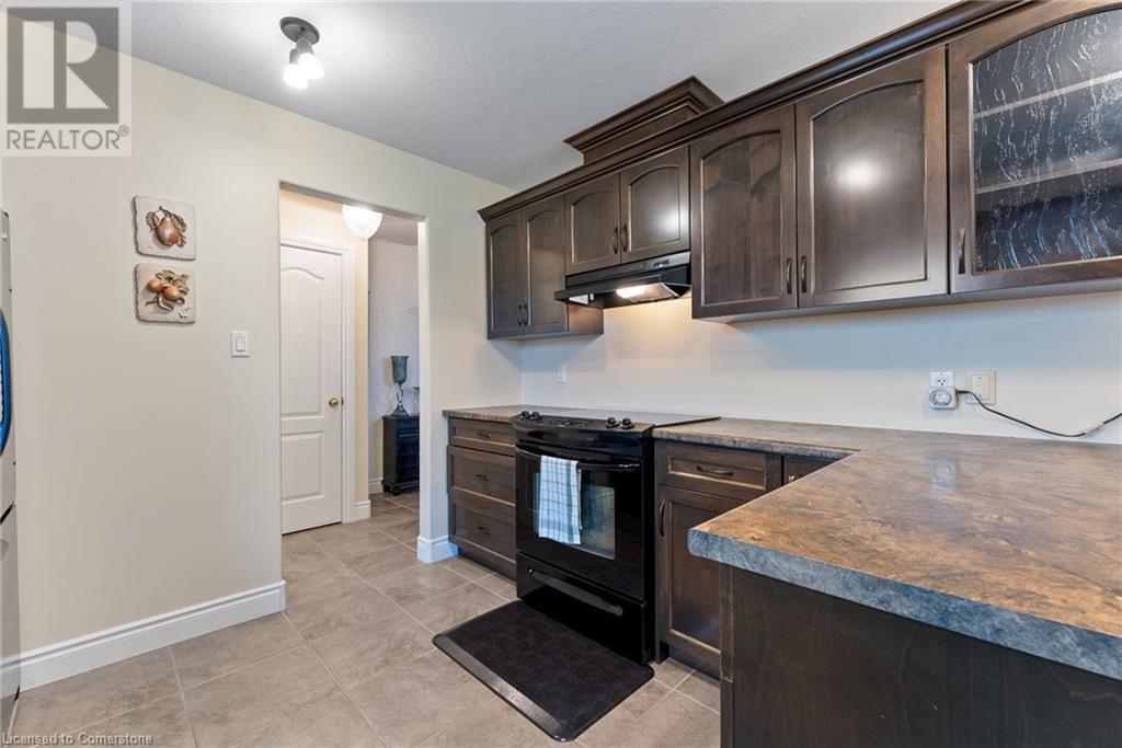 Property at 112 WILLOWDALE Crescent image 5