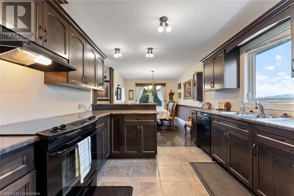 Property at 112 WILLOWDALE Crescent image 4