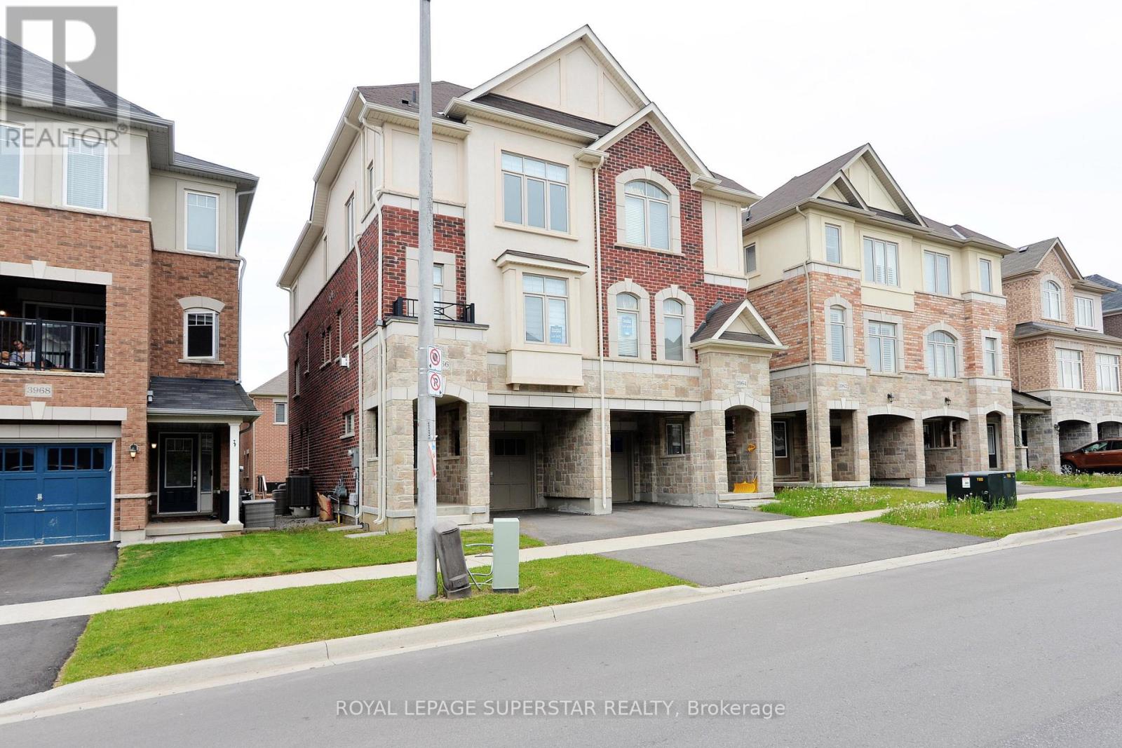 3966 Thomas Alton Boulevard, Burlington, Ontario  L7M 2A4 - Photo 2 - W12180815