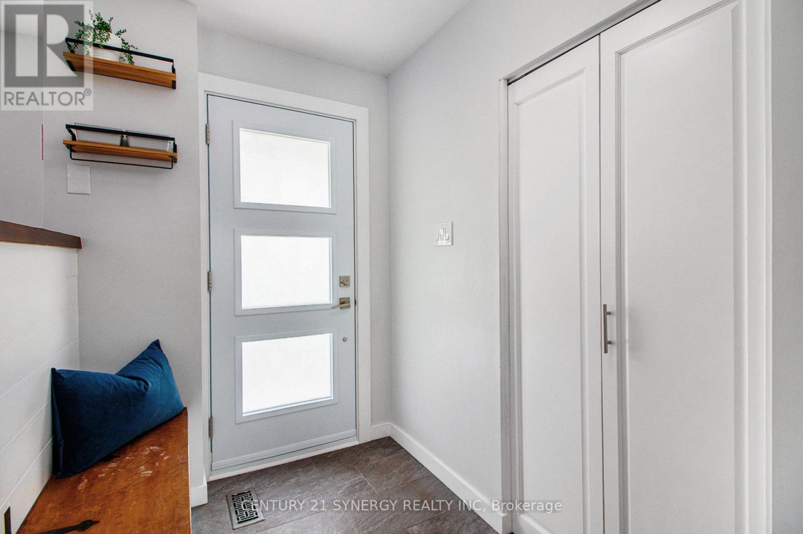 2742 Ulster Crescent, Ottawa, Ontario  K1V 8J6 - Photo 3 - X12181776