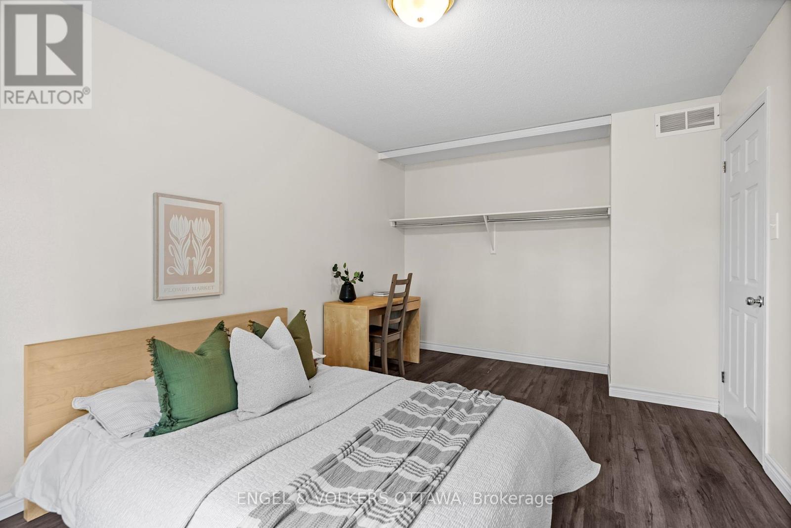 15 Haslemere Avenue, Ottawa, Ontario  K2W 1E3 - Photo 24 - X12181848