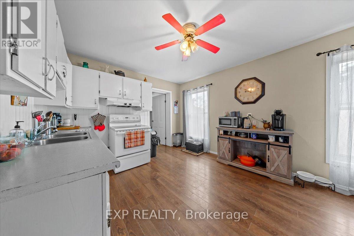 60 Pearl Street E, Brockville, Ontario  K6V 1P7 - Photo 4 - X12181871