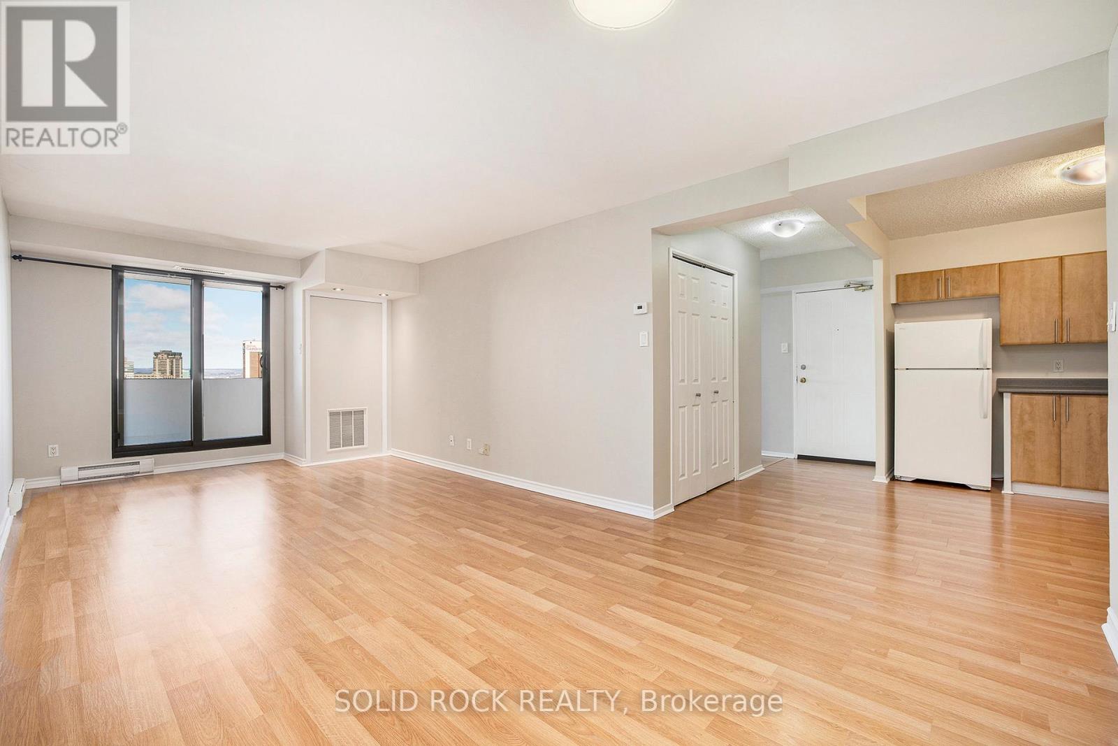 1701 - 200 Bay Street, Ottawa, Ontario  K1R 7W8 - Photo 4 - X12181962