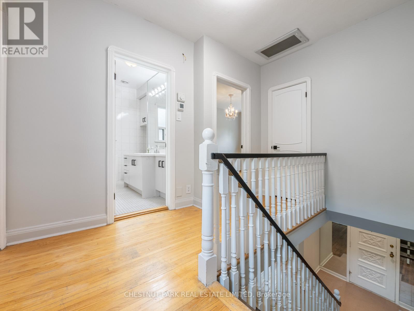27 Elm Ridge Drive, Toronto, Ontario  M6B 1A2 - Photo 15 - C12181733