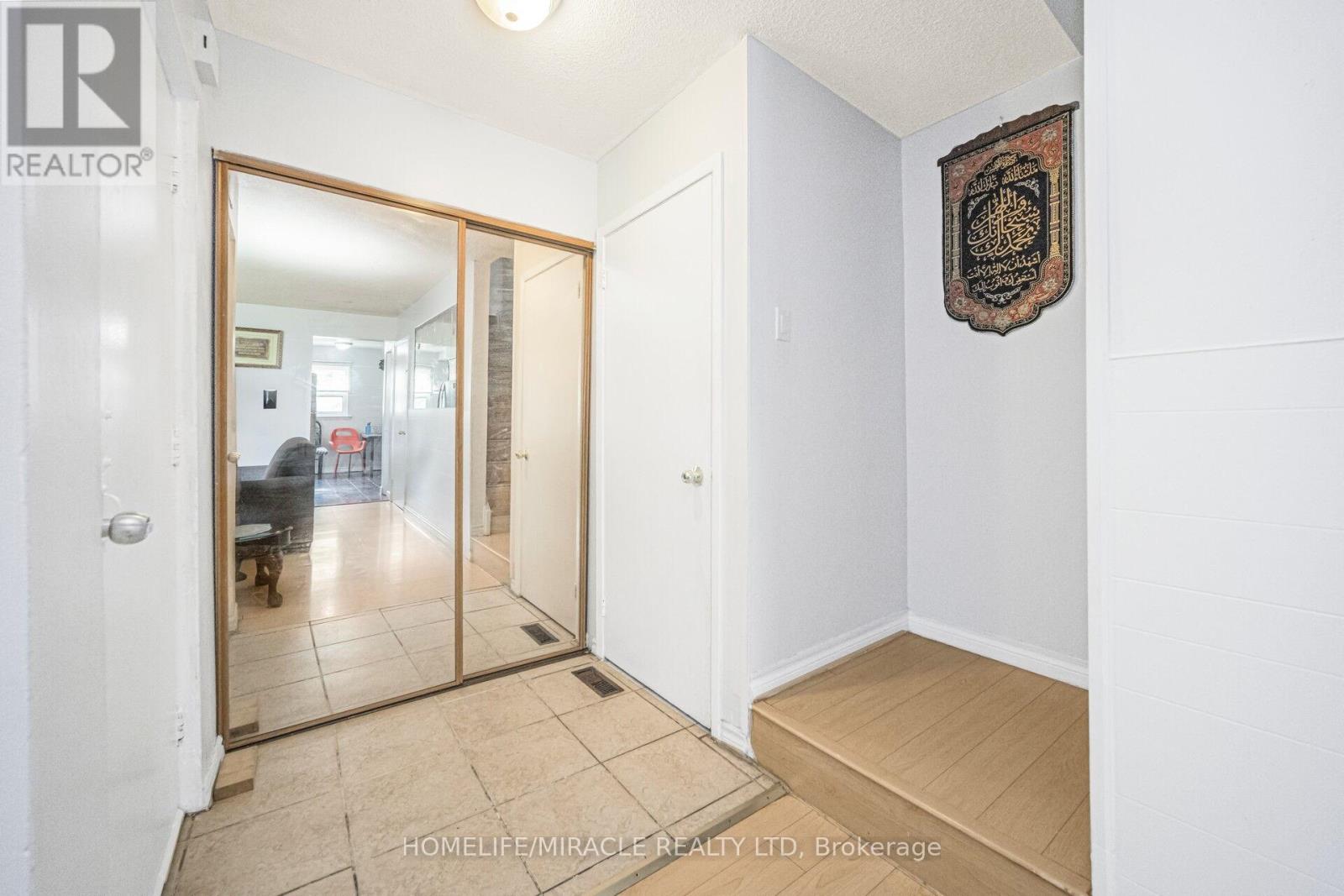35 Horseley Hill Drive, Toronto (Malvern), Ontario  M1B 1W4 - Photo 6 - E12181768