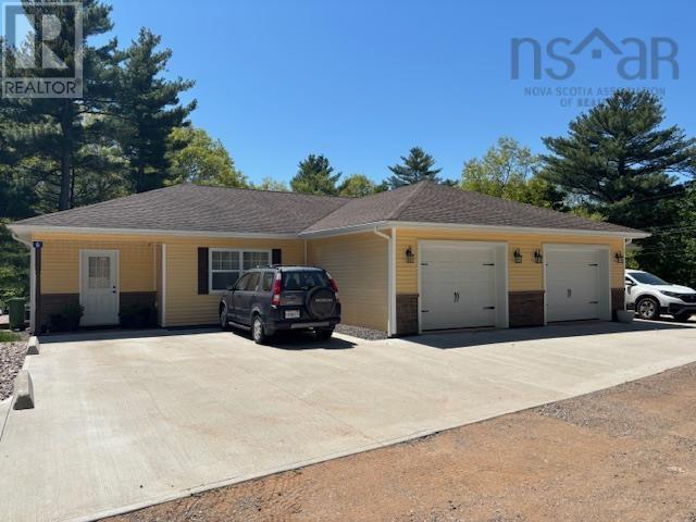 4-6 Fallsview Place, Coldbrook, Nova Scotia  B4R 1B5 - Photo 2 - 202512723