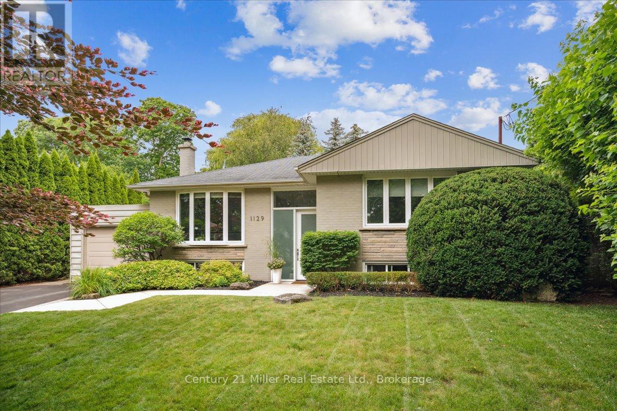 1129 Shaw Street, Oakville, Ontario  L6L 2S1 - Photo 1 - W12181845