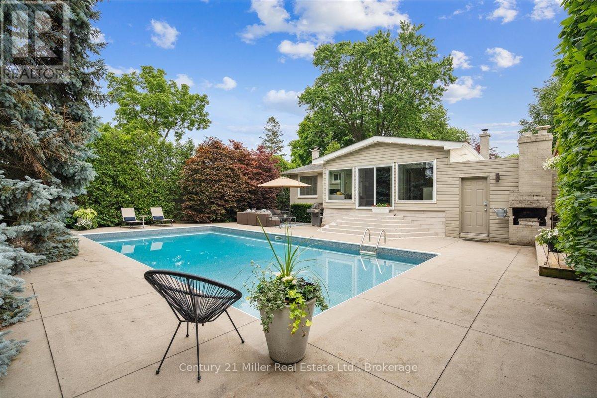 1129 Shaw Street, Oakville, Ontario  L6L 2S1 - Photo 37 - W12181845
