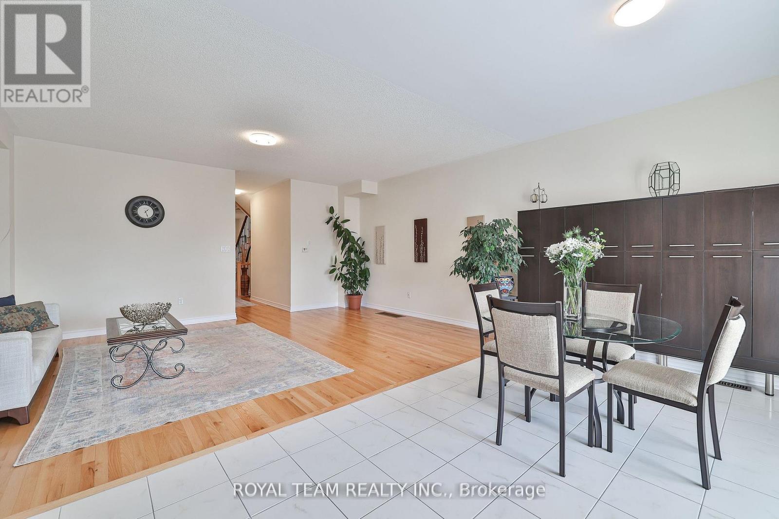1246 Peelar Crescent, Innisfil, Ontario  L0L 1W0 - Photo 8 - N12181707