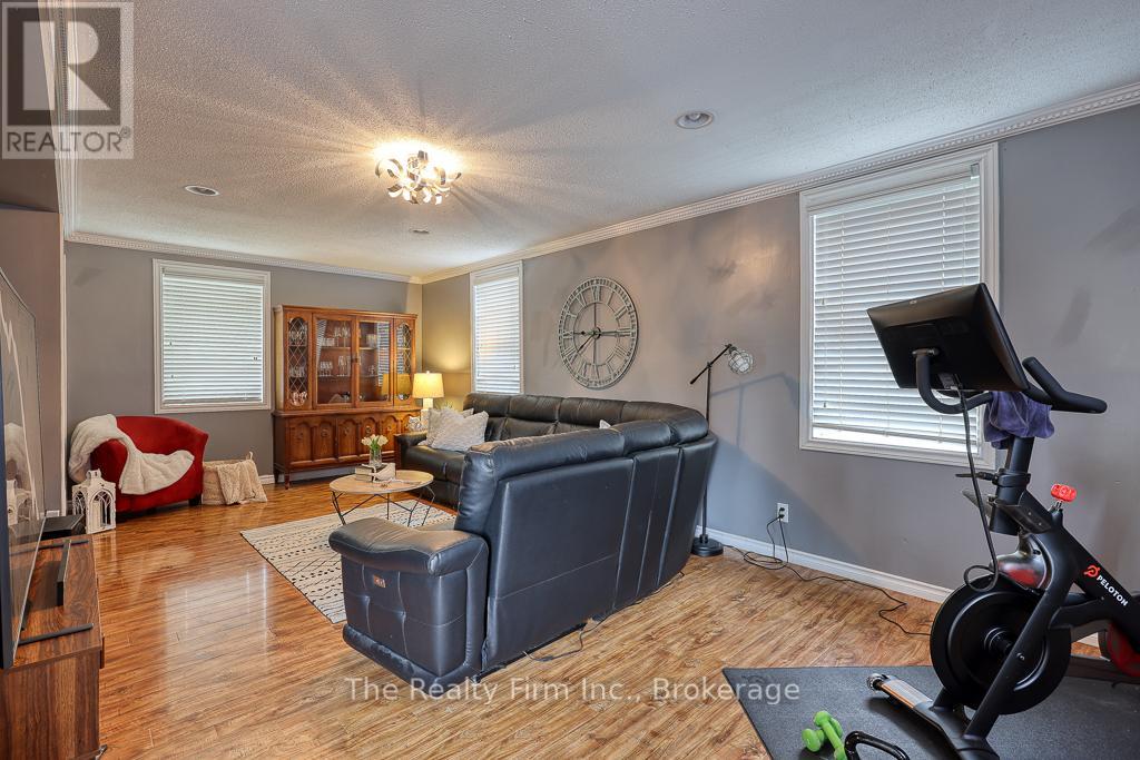 173 Victoria Street, Ingersoll (Ingersoll - North), Ontario  N5C 2N2 - Photo 10 - X12181823