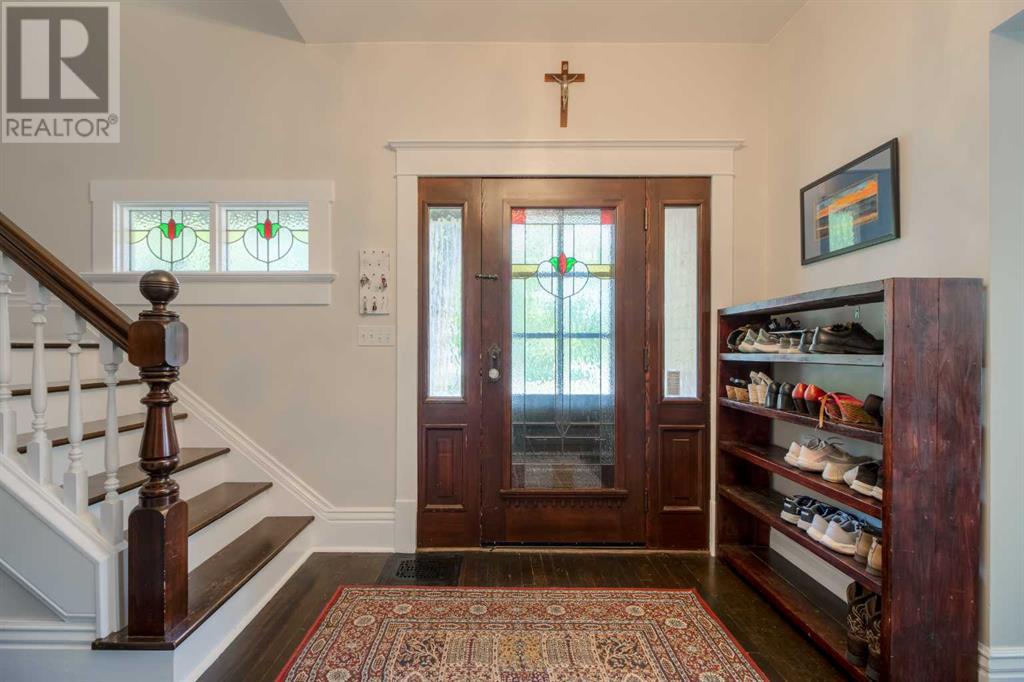 Property at 652 11 Street S image 3