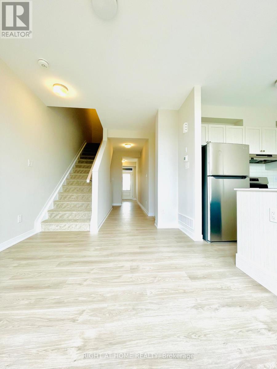 825 Andesite Terrace, Ottawa, Ontario  K2J 7H4 - Photo 2 - X12181755