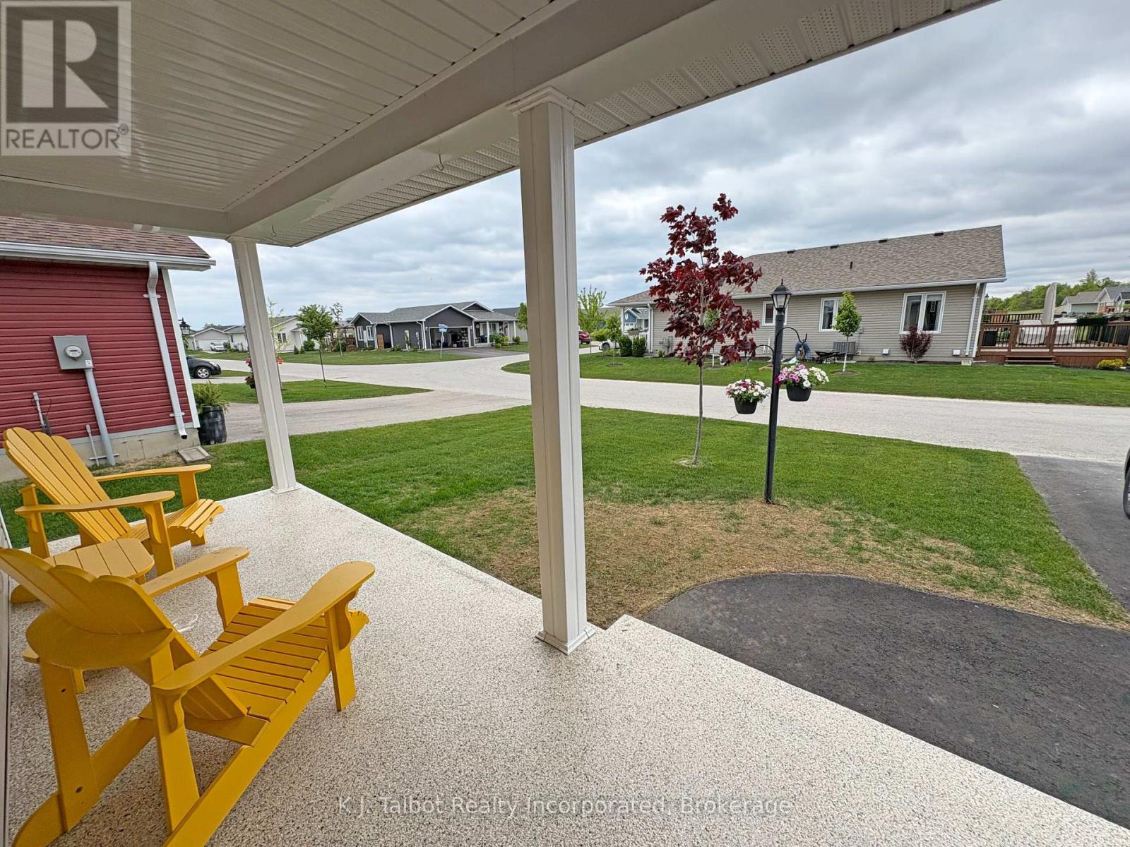 119 Lake Breeze Drive, Ashfield-Colborne-Wawanosh, Ontario  N7A 0C6 - Photo 3 - X12181850