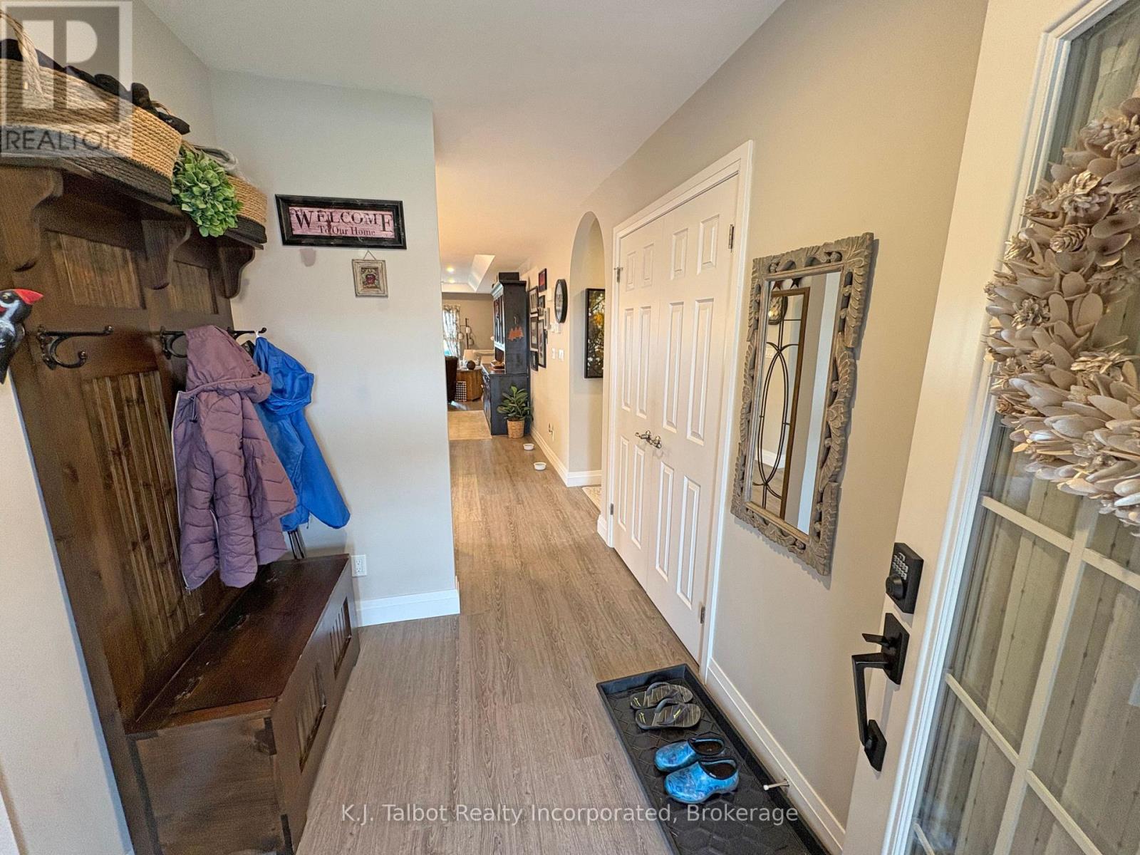 119 Lake Breeze Drive, Ashfield-Colborne-Wawanosh, Ontario  N7A 0C6 - Photo 5 - X12181850