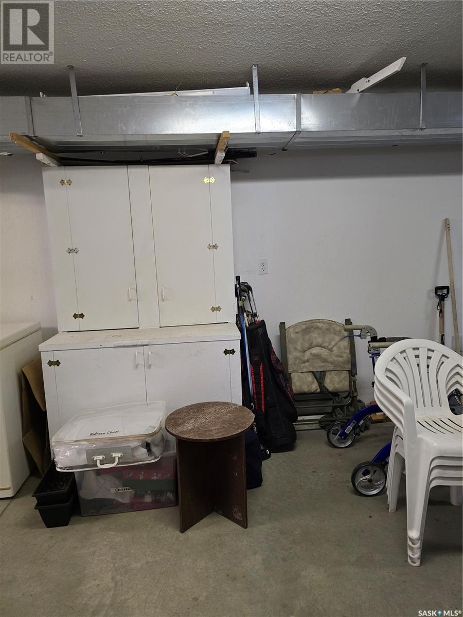 202 304 3rd Avenue E, Watrous, Saskatchewan  S0K 4T0 - Photo 34 - SK988335