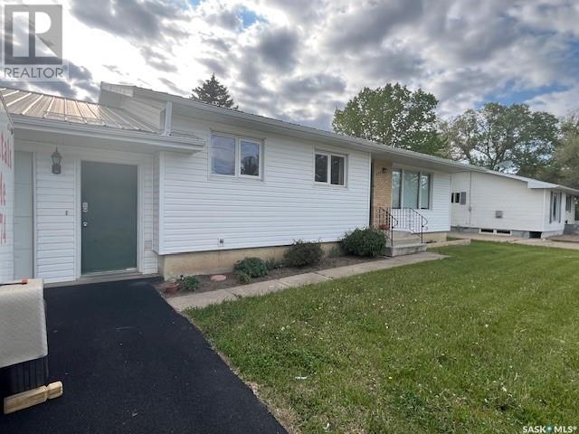 400 Centre Street, Caronport, Saskatchewan  S0H 0S0 - Photo 2 - SK007539
