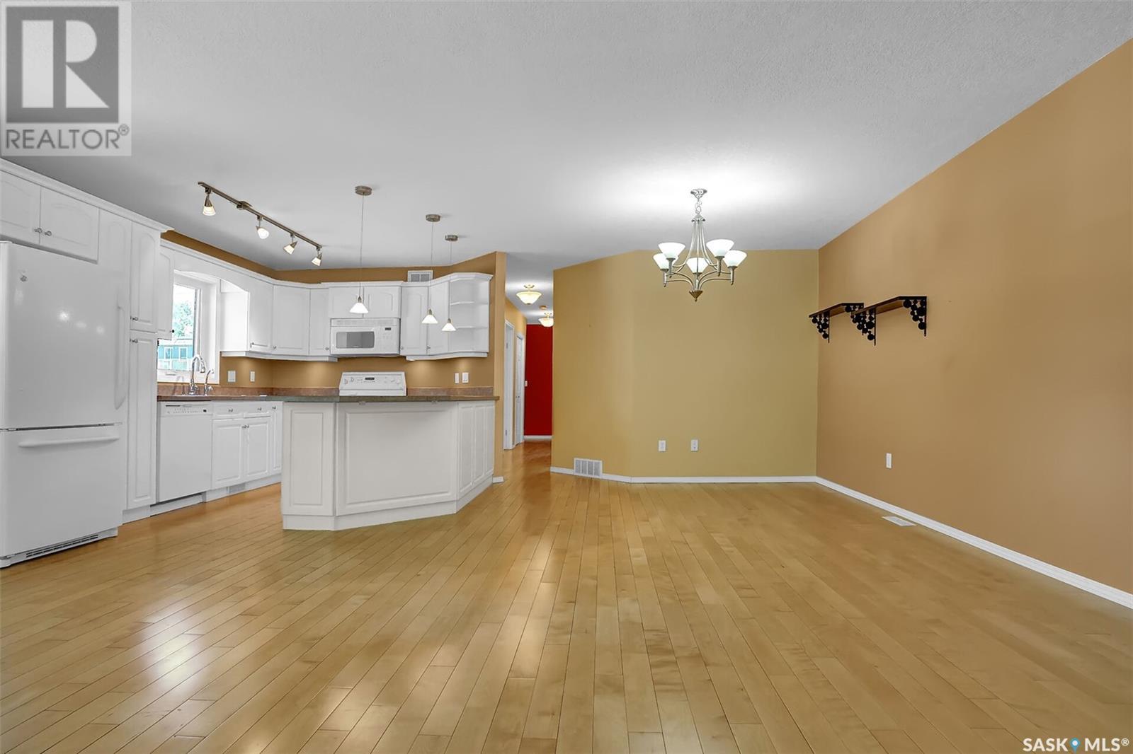 2701 Mcdonald Street, Regina, Saskatchewan  S4N 2Z9 - Photo 4 - SK007578