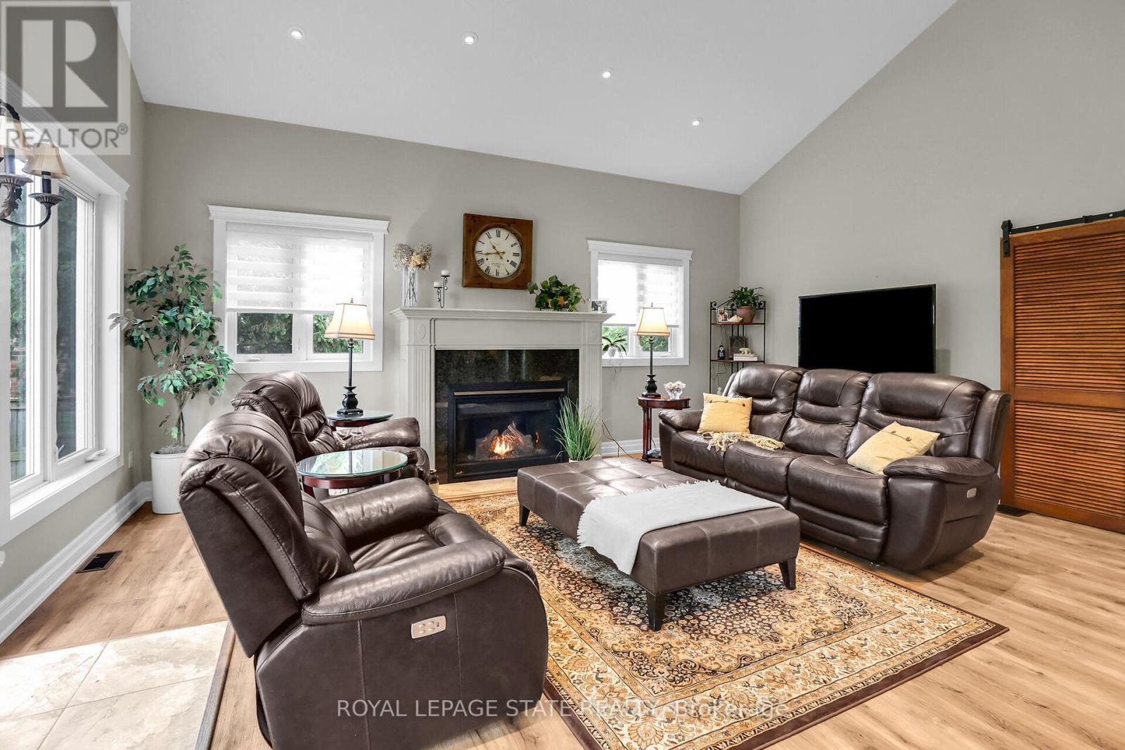 792 Old York Road, Burlington, Ontario  L7P 4X9 - Photo 13 - W12181694