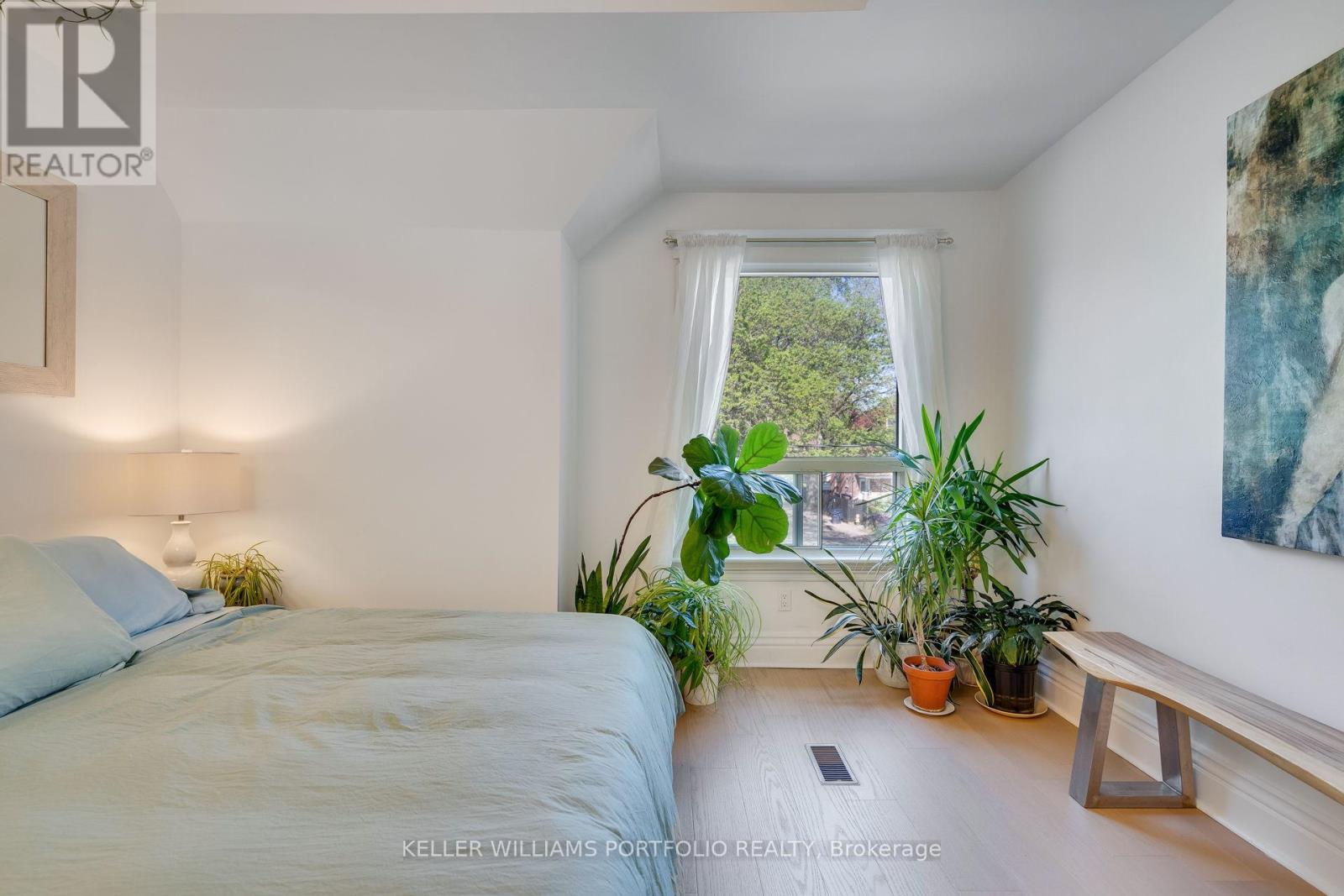 166 Gilmour Avenue, Toronto, Ontario  M6P 3B3 - Photo 13 - W12181713