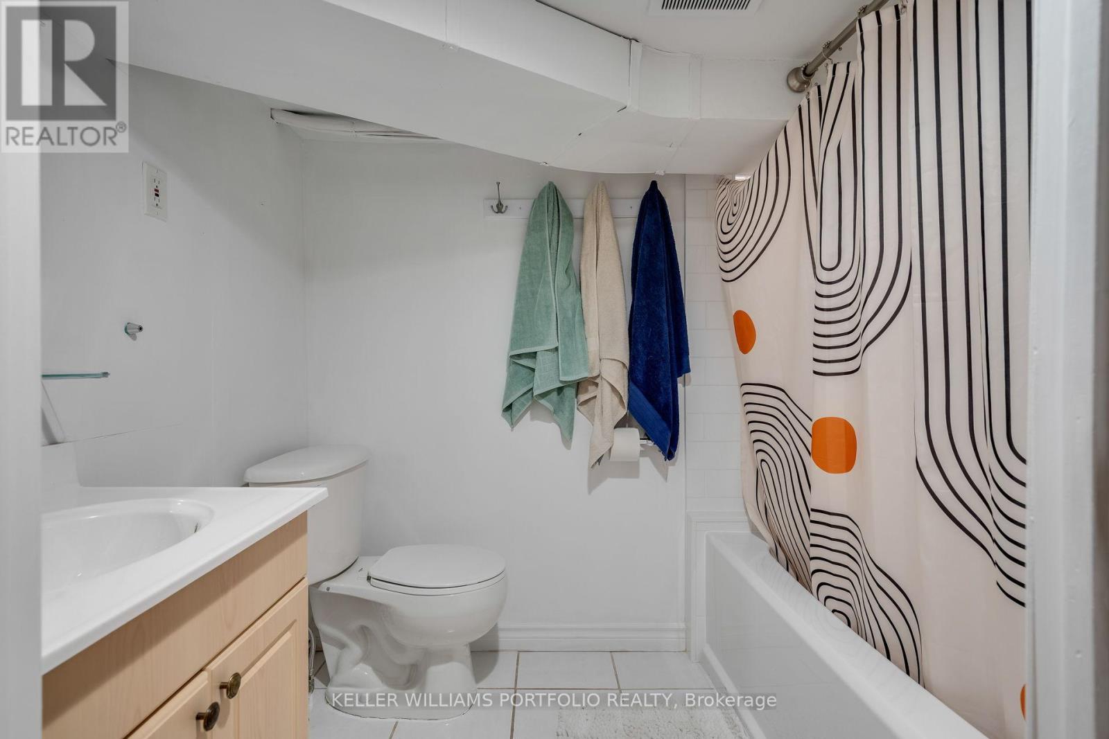 166 Gilmour Avenue, Toronto, Ontario  M6P 3B3 - Photo 22 - W12181713