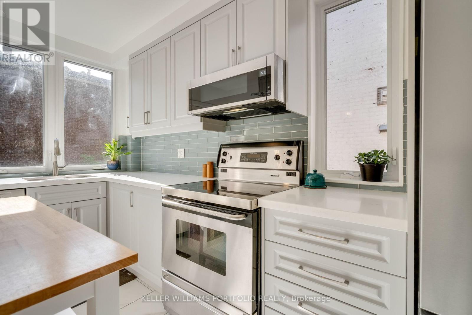 166 Gilmour Avenue, Toronto, Ontario  M6P 3B3 - Photo 9 - W12181713