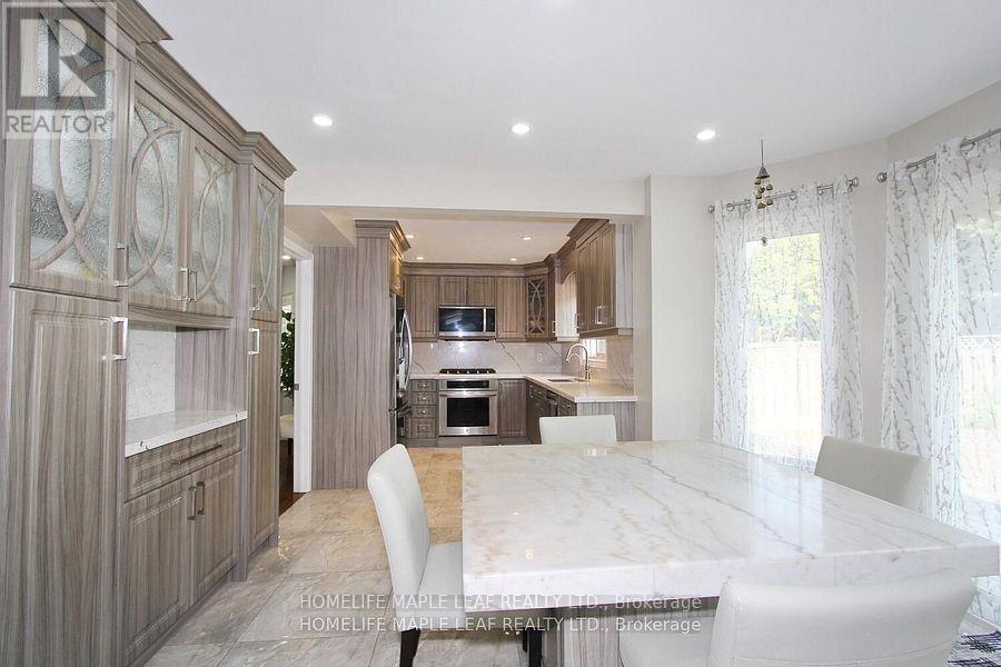 110 Corkett Drive, Brampton (Northwood Park), Ontario  L6X 3E6 - Photo 10 - W12181724