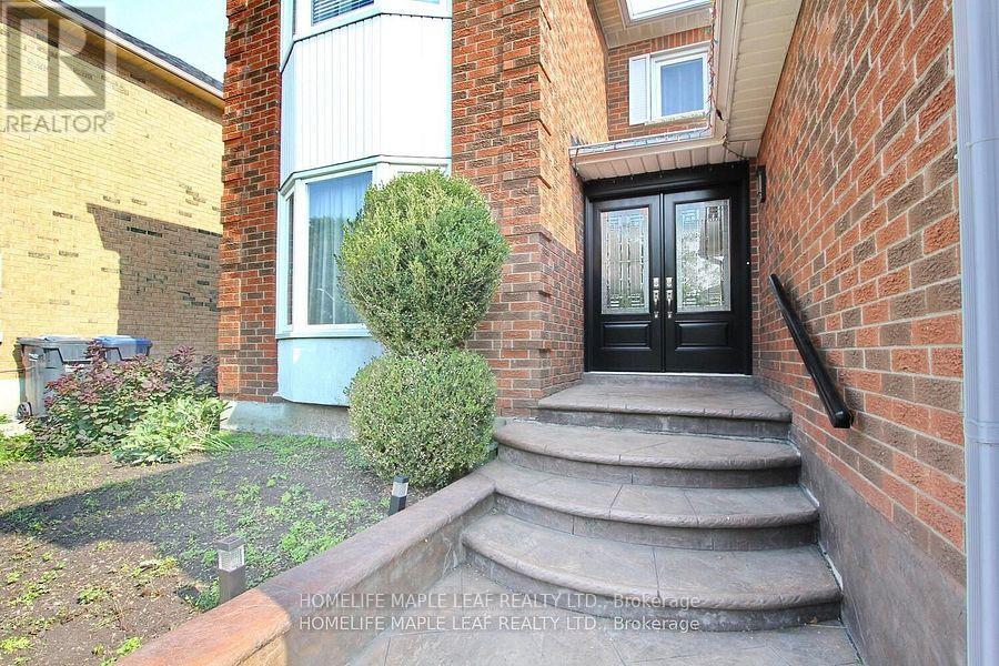 110 Corkett Drive, Brampton, Ontario  L6X 3E6 - Photo 2 - W12181724