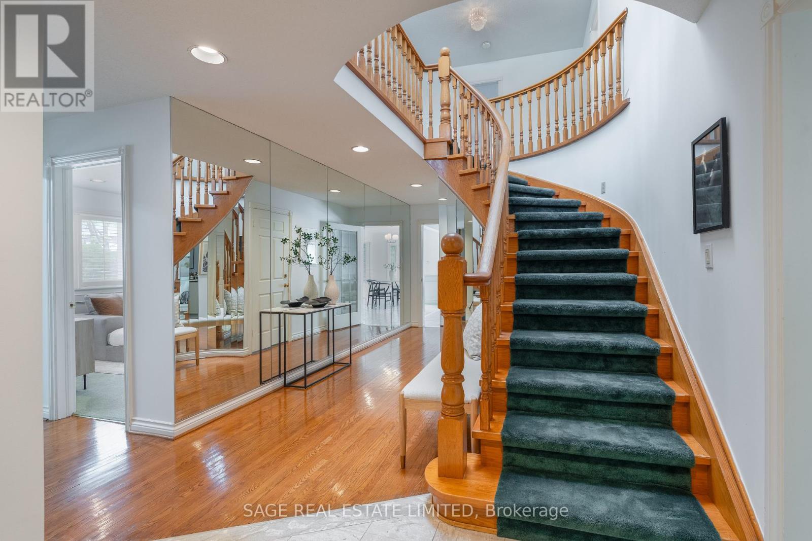 172 Burnhamthorpe Road, Toronto, Ontario  M9A 1H6 - Photo 11 - W12181760