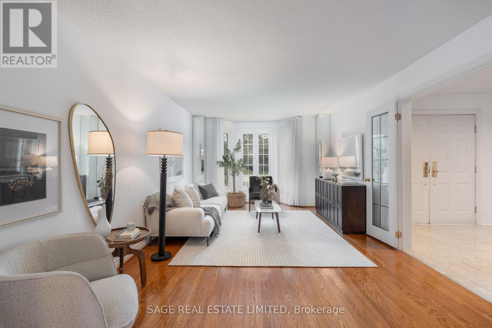 172 Burnhamthorpe Road, Toronto, Ontario  M9A 1H6 - Photo 14 - W12181760