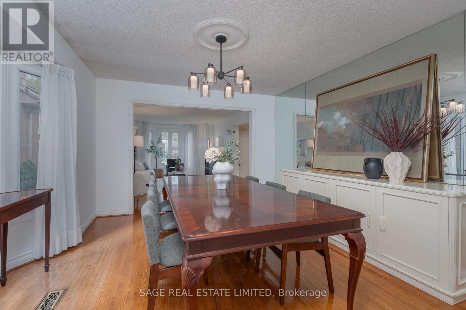 172 Burnhamthorpe Road, Toronto, Ontario  M9A 1H6 - Photo 18 - W12181760