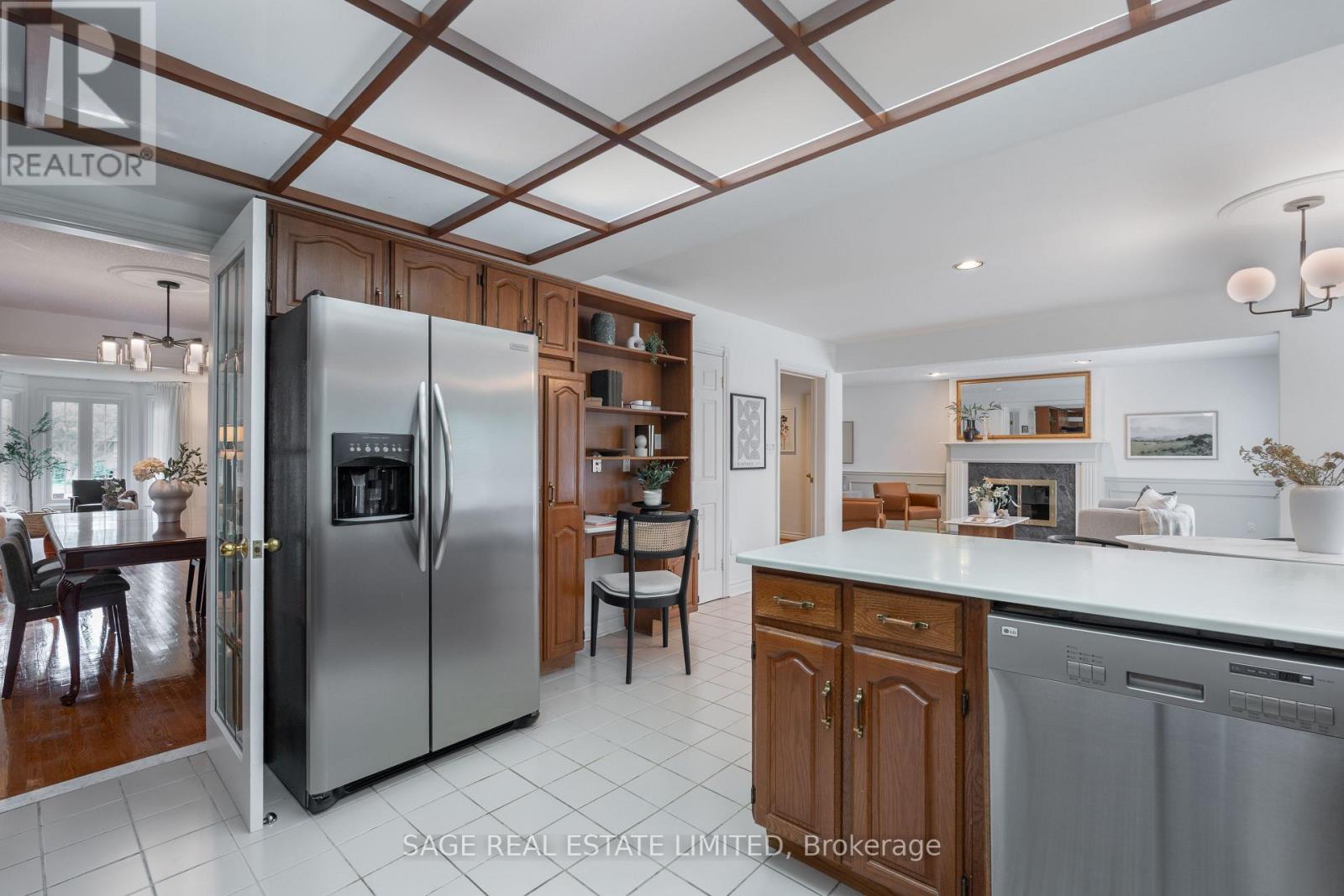 172 Burnhamthorpe Road, Toronto, Ontario  M9A 1H6 - Photo 23 - W12181760