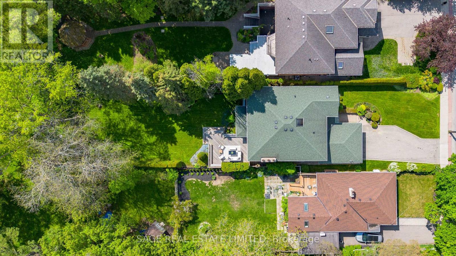 172 Burnhamthorpe Road, Toronto, Ontario  M9A 1H6 - Photo 4 - W12181760