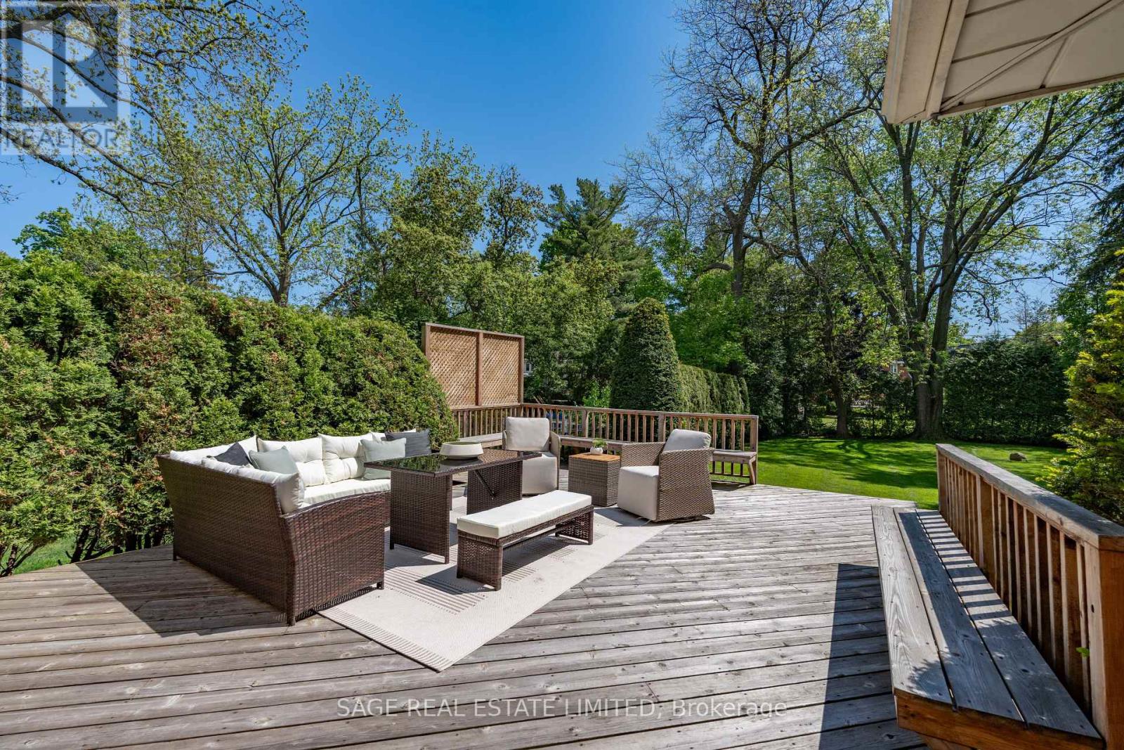 172 Burnhamthorpe Road, Toronto, Ontario  M9A 1H6 - Photo 6 - W12181760