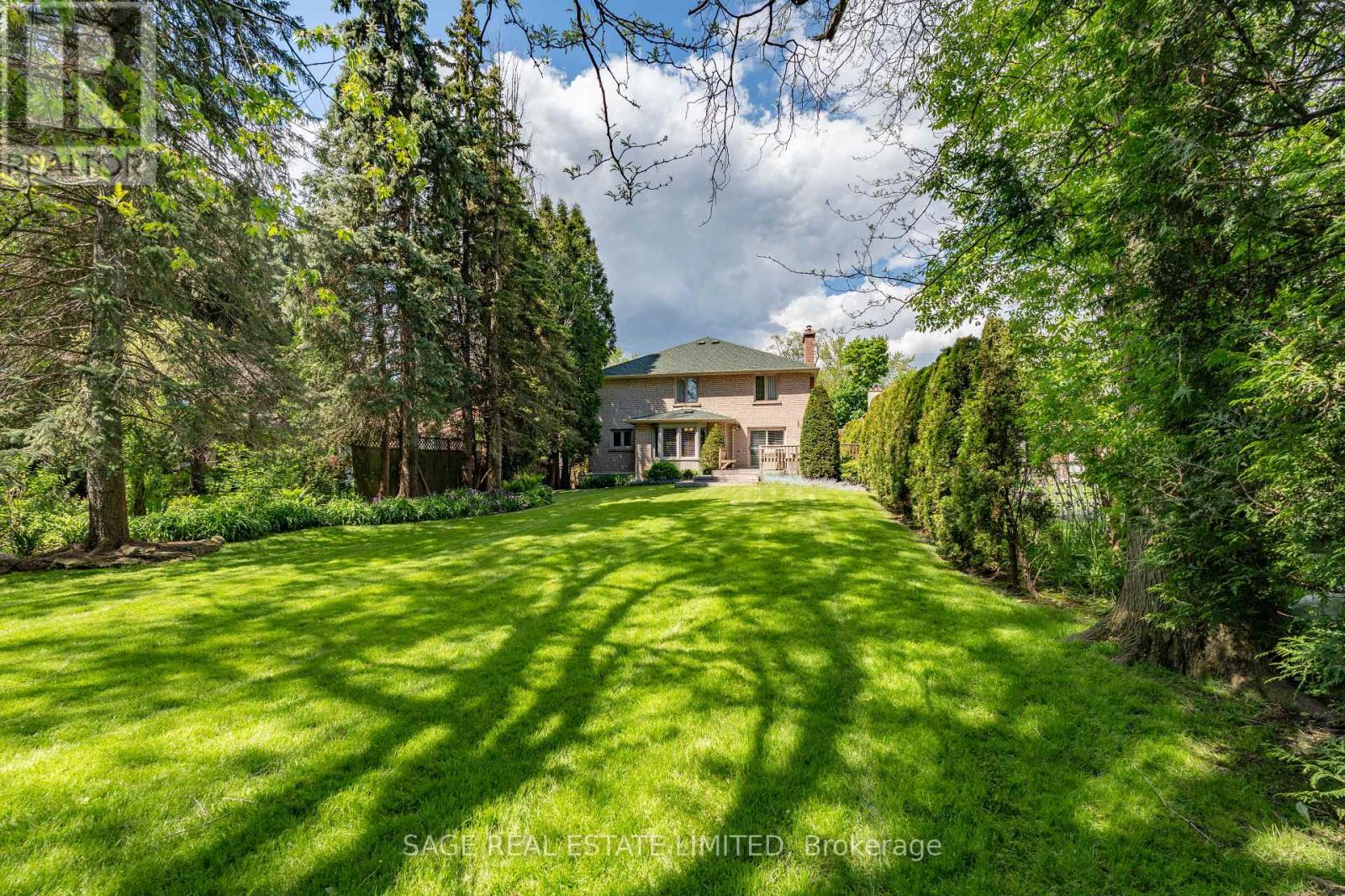 172 Burnhamthorpe Road, Toronto, Ontario  M9A 1H6 - Photo 9 - W12181760