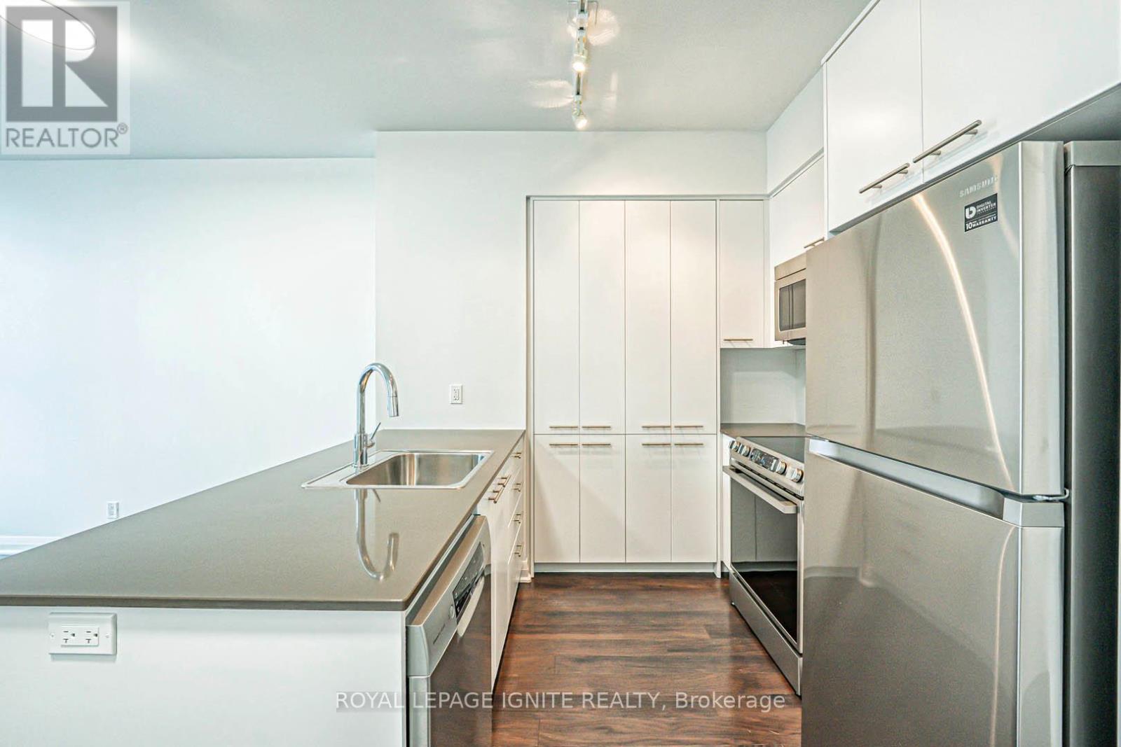 2905 - 5 Valhalla Inn Road, Toronto (Islington-City Centre West), Ontario  M9B 0B1 - Photo 13 - W12181767
