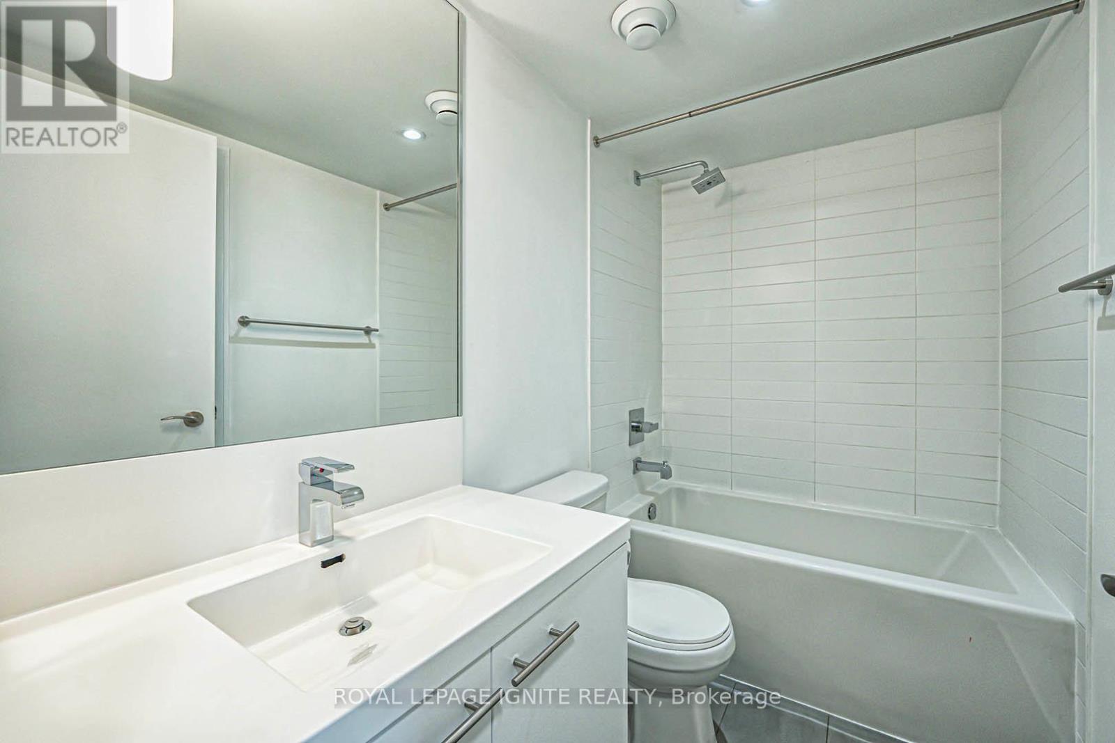 2905 - 5 Valhalla Inn Road, Toronto (Islington-City Centre West), Ontario  M9B 0B1 - Photo 17 - W12181767
