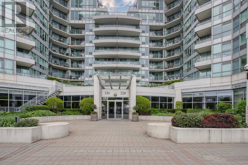 1518 - 230 Queens Quay W, Toronto, Ontario  M5J 2Y7 - Photo 4 - C12181819