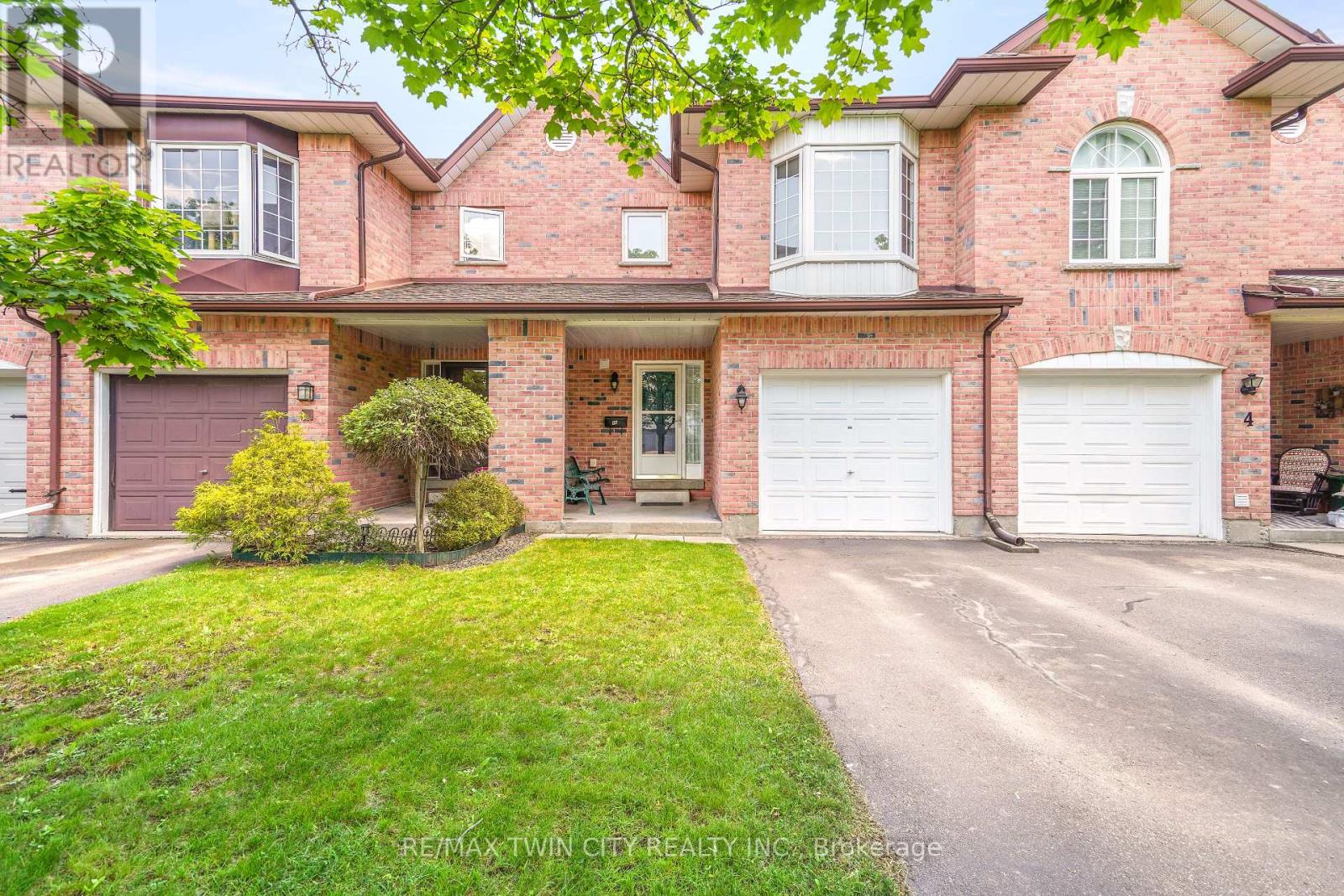 A - 4 Courtland Drive, Brantford, Ontario  N3R 7V8 - Photo 1 - X12181690
