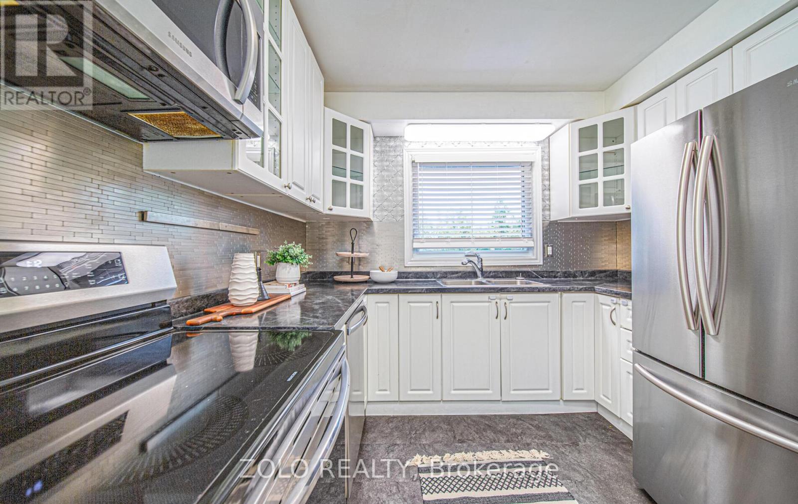 618 Galahad Drive, Oshawa (Eastdale), Ontario  L1K 1M2 - Photo 11 - E12181839
