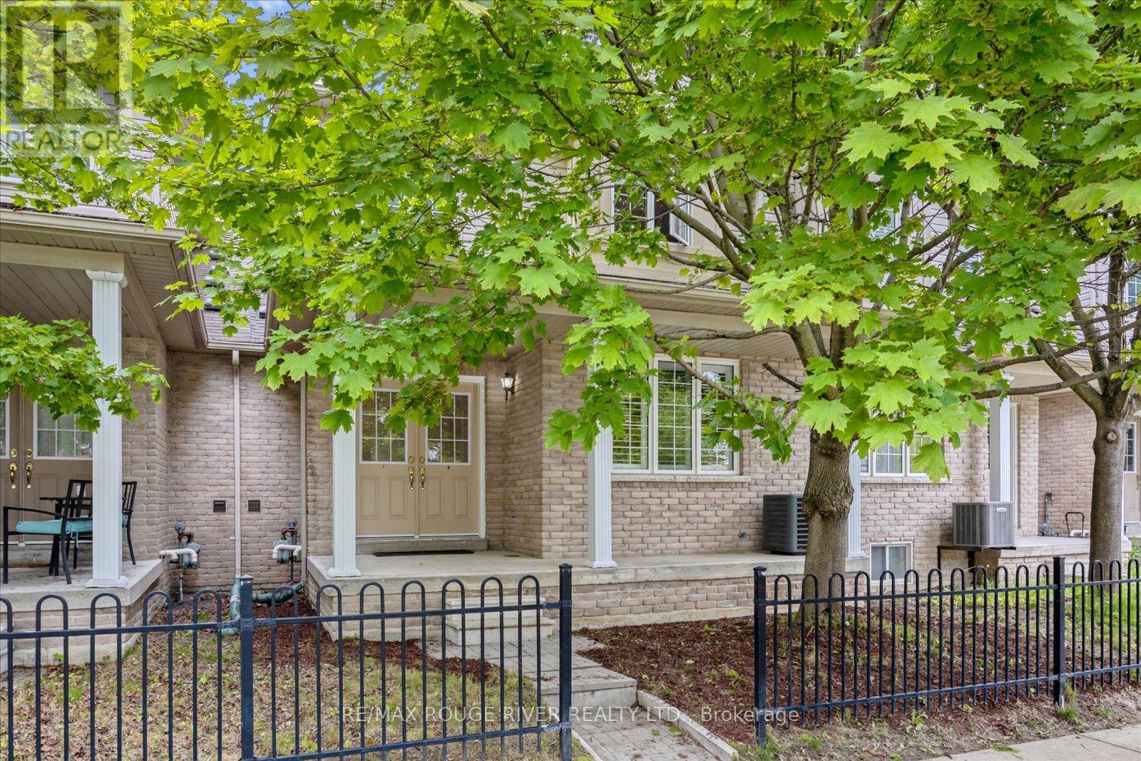 263 Sprucewood Crescent, Clarington, Ontario  L1C 5H1 - Photo 2 - E12181924